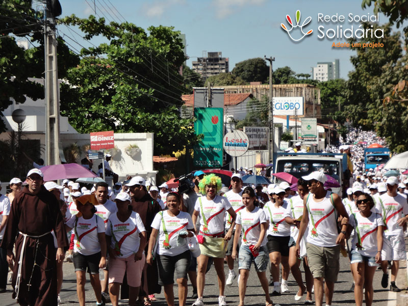 Fé e solidariedade levam multidão às ruas de Teresina na 17ª Caminhada da Fraternidade