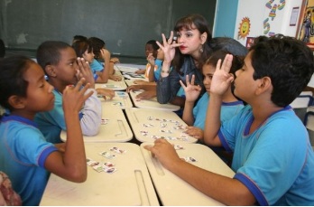 Piauí ganhará três Centrais de Interpretação das Libras em 2013