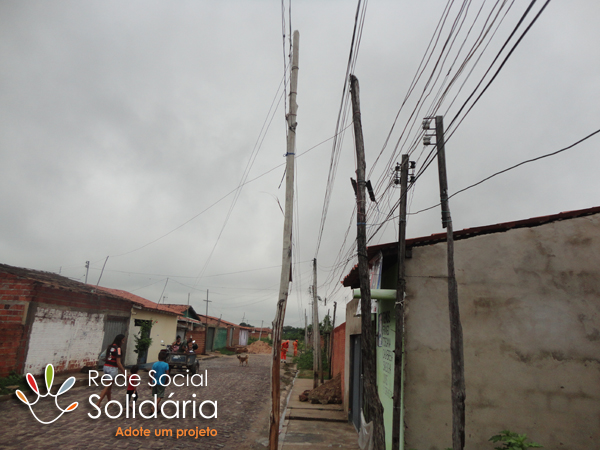 Gambiarras na Vila Santa Helena preocupam moradores