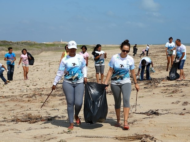 Voluntários retiram mais de 200 quilos de lixo das praias do Piauí