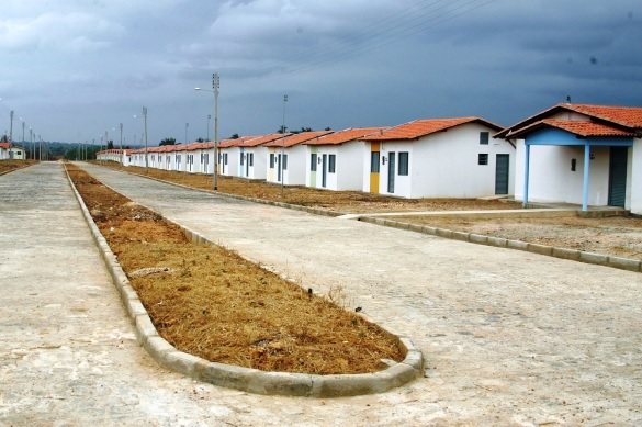 Moradores do Bairro Vila Nova está sendo cobrados indevidamente por uma distribuidora de energia.