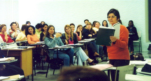 Sala de aula é lugar para identificar deficiências oculares e auditivas