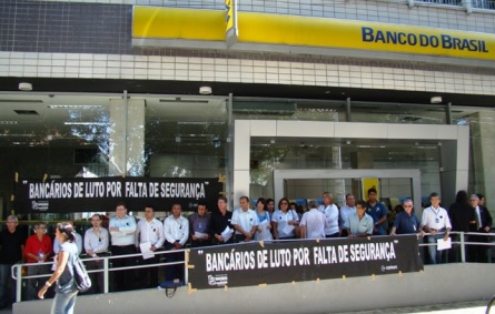 Bancários realizam dia estadual de luto e luta