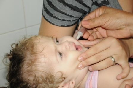 Fundação de Saúde disponibiliza até amanhã (22) vacina contra a poliomielite