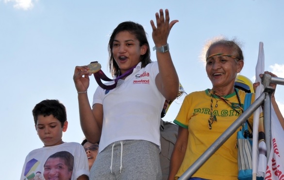 Sarah Menezes será homenageada com sala de judô em escola