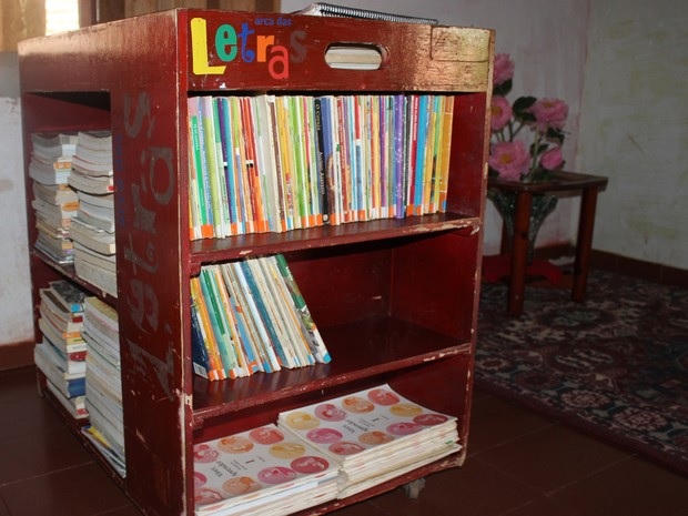 Minibibliotecas modificam a rotina de agricultores no interior do Piauí