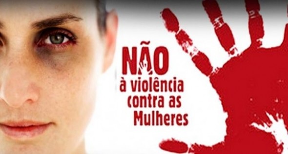 Ato cobra mais punição e comemora aniversário da Lei Maria da Penha