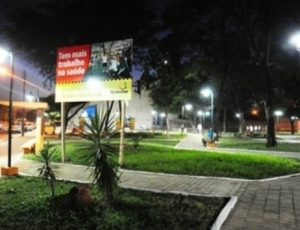 Praças de Teresina recebem novas luminárias